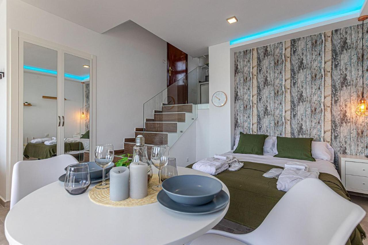 Beachfront With Spectacular Views And Swimming Pool Benalmádena Εξωτερικό φωτογραφία
