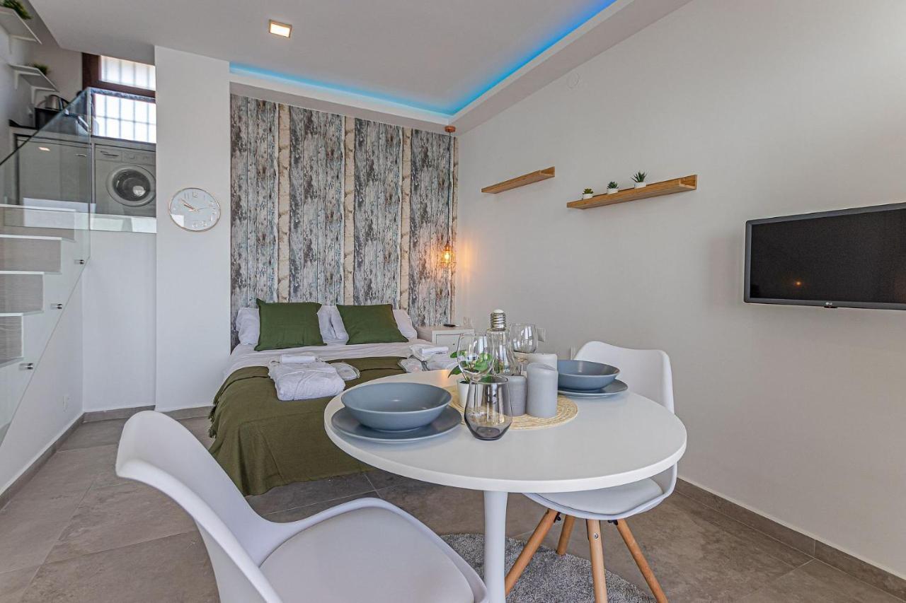 Beachfront With Spectacular Views And Swimming Pool Benalmádena Εξωτερικό φωτογραφία