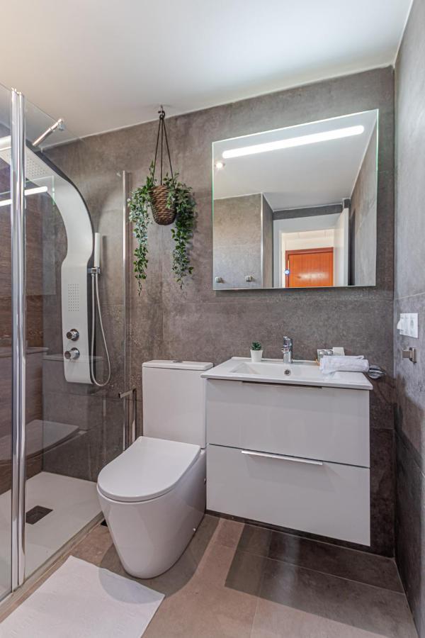 Beachfront With Spectacular Views And Swimming Pool Benalmádena Εξωτερικό φωτογραφία