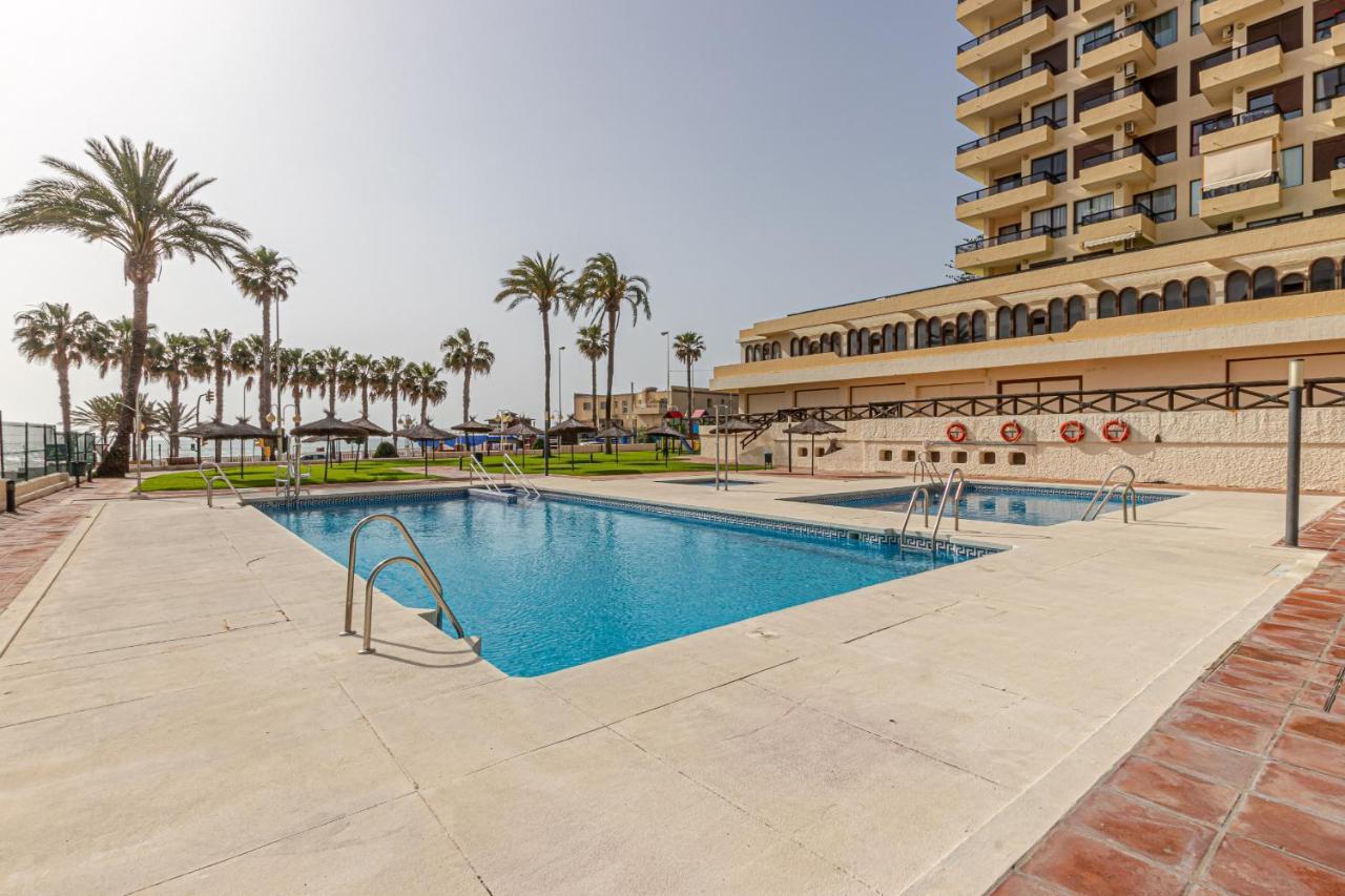 Beachfront With Spectacular Views And Swimming Pool Benalmádena Εξωτερικό φωτογραφία