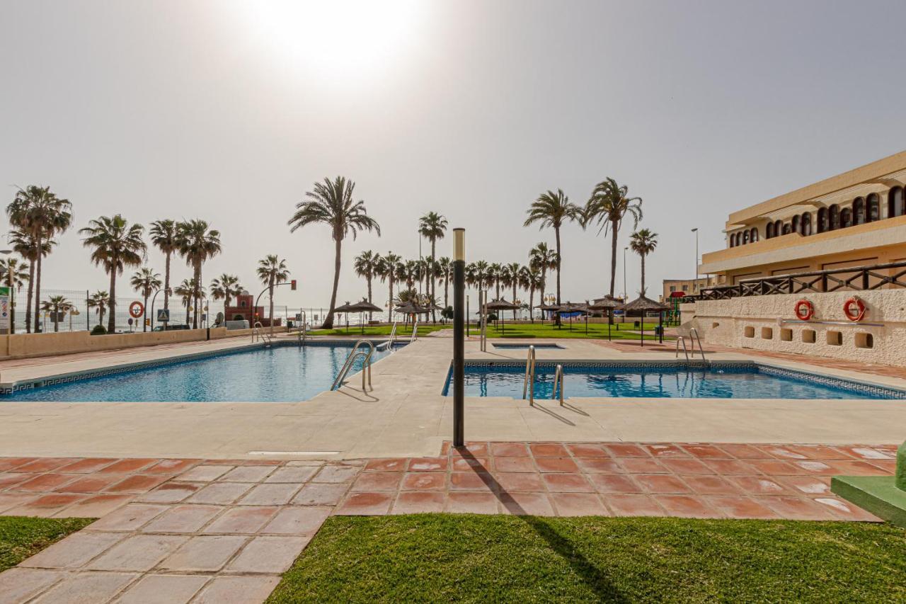 Beachfront With Spectacular Views And Swimming Pool Benalmádena Εξωτερικό φωτογραφία